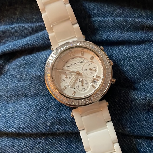 Michael Kors watch - Picture 2 of 4
